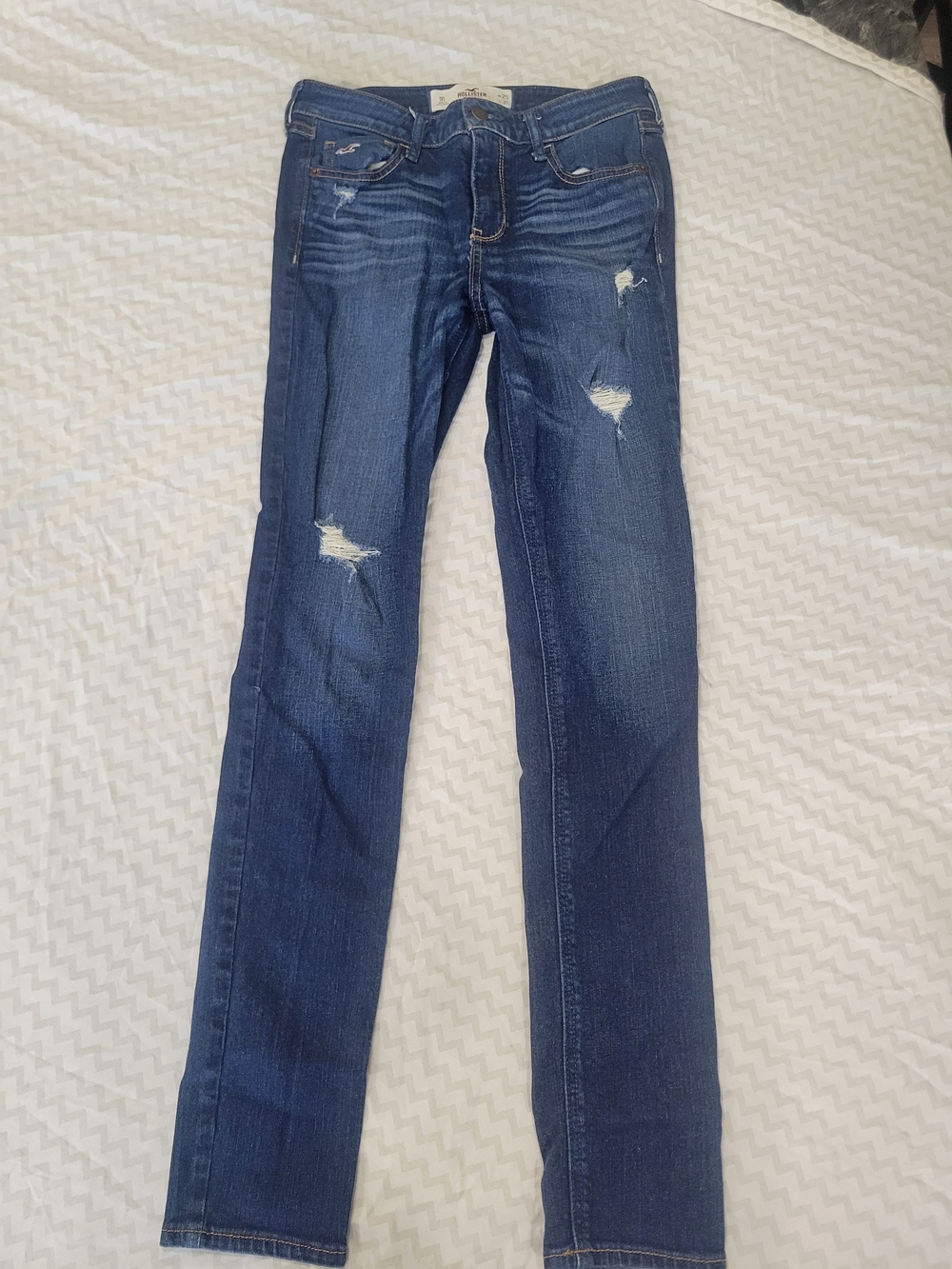Hollister Women's Distressed Dark Blue Skinny Jeans W25 L 31